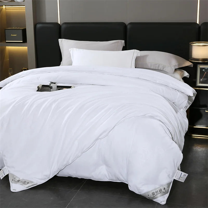 Luxury Natural Mulberry Silk Duvet – Queen/King Size Comforter for Summer & Winter, Handcrafted Bedding